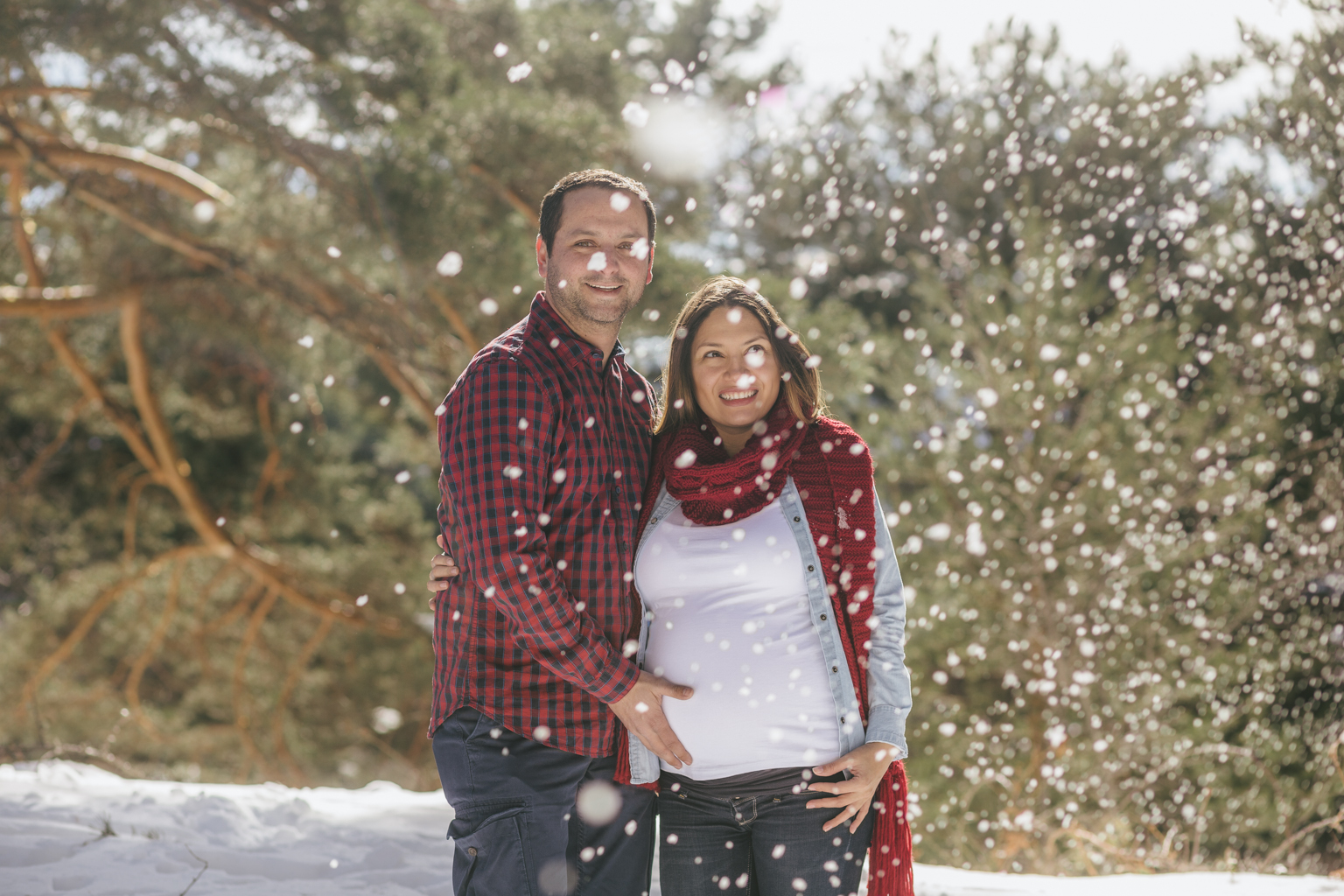 Fotógrafo de embarazo Madrid - Fotógrafo de embarazo en la nieve :: fotógrafo de embarazo la granja de san ildefonso :: fotografía de embarazo en la nieve Madrid