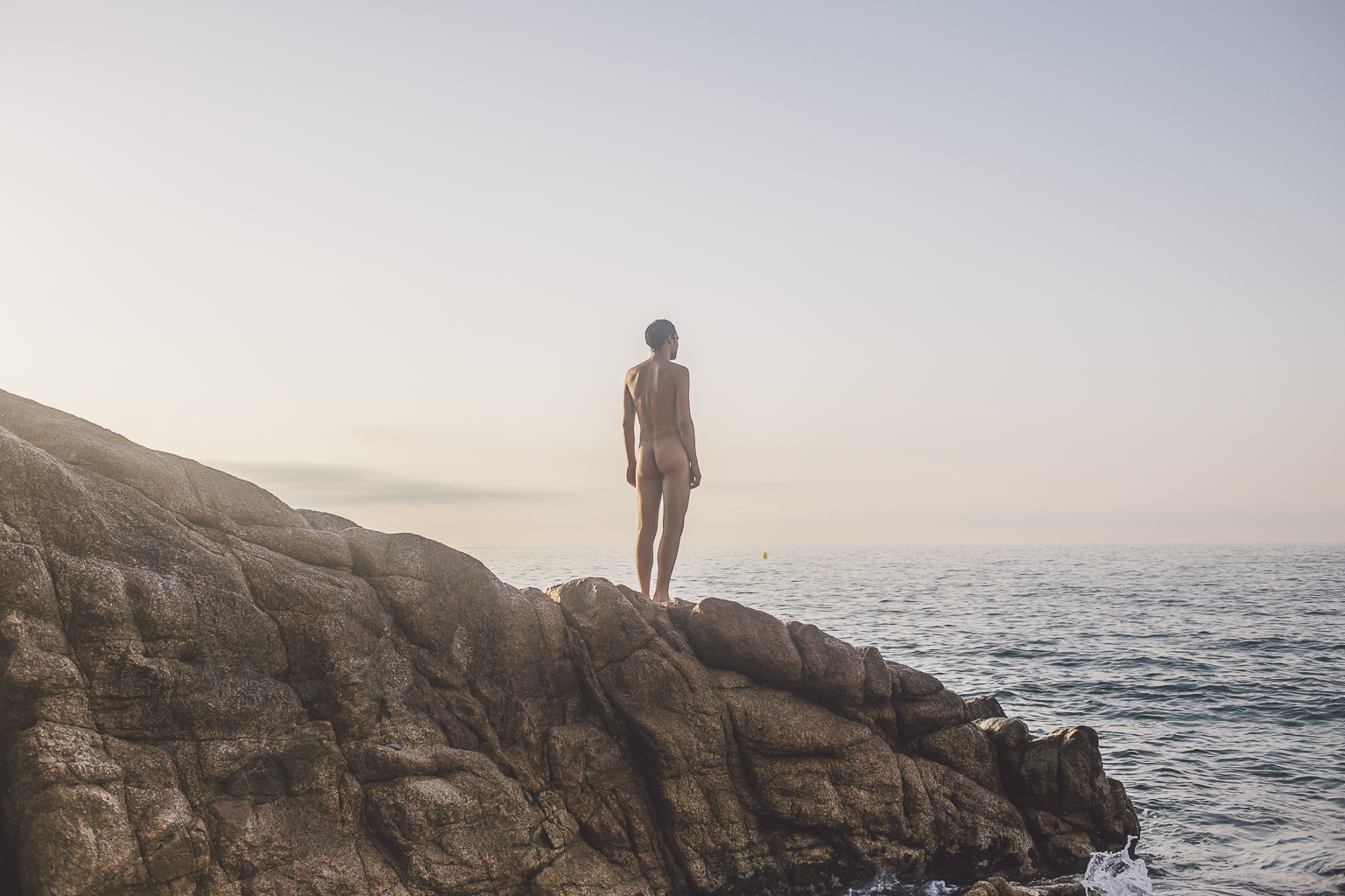 fotografia nudista playa :: fotografía natural desnudo :: fotografía en la playa :: amanecer :: el mejor fotógrafo de barcelona :: fotógrafo de pareja