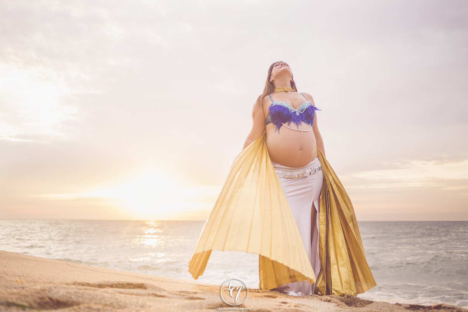 fotógrafo embarazo :: fotógrafo embarazadas :: fotografía embarazada playa :: Vilassar de mar :: fotógrafo embarazo danza del vientre