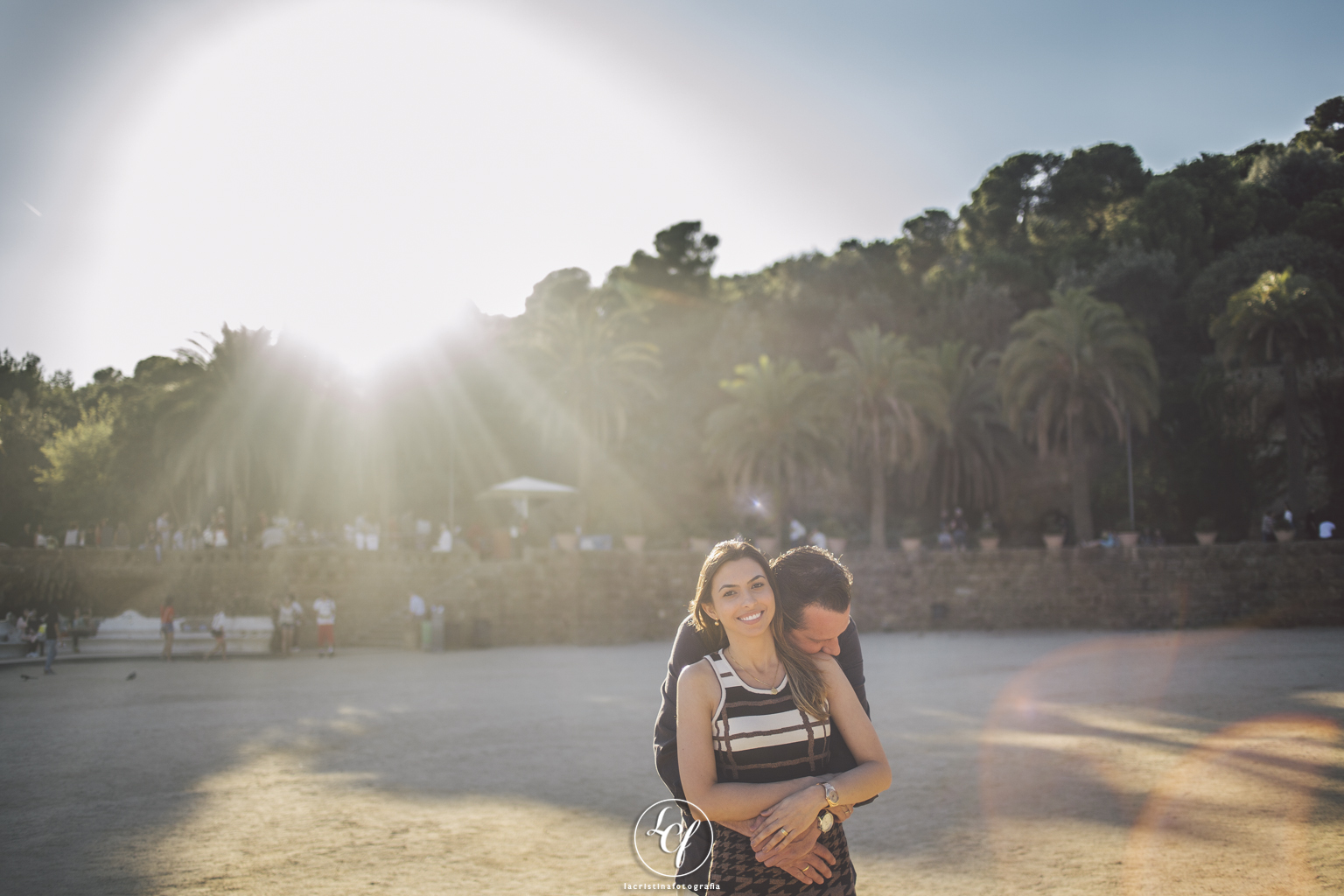 fotógrafo de boda barcelona :: fotógrafo de pareja :: ensayo de pareja barcelona :: turistas brasileños en barcelona :: ensaio em barcelona :: Parque Güell :: Sagrada Familia