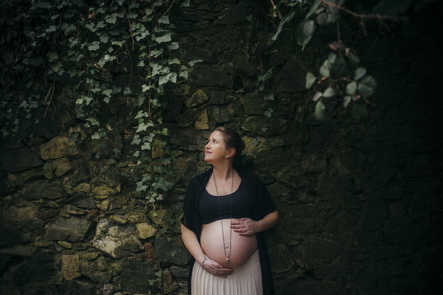 Fotógrafo embarazo barcelona playa :: fotografía embarazada playa Barcelona :: fotógrafo de embarazada