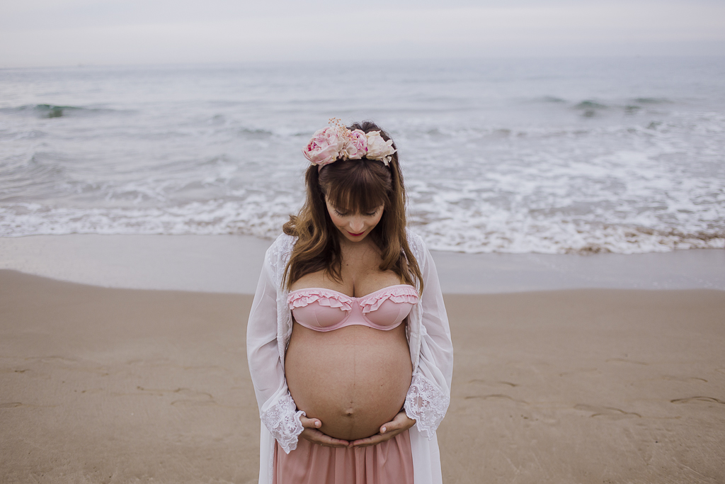 fotógrafo embarazo barcelona :: les casetes del garraf :: embarazada en la playa :: fotógrafo embarazo Barcelona :: Sitges