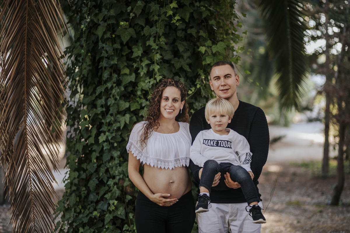 fotógrafo embarazada sitges :: fotógrafo familia sitges :: fotógrafo familiar barcelona