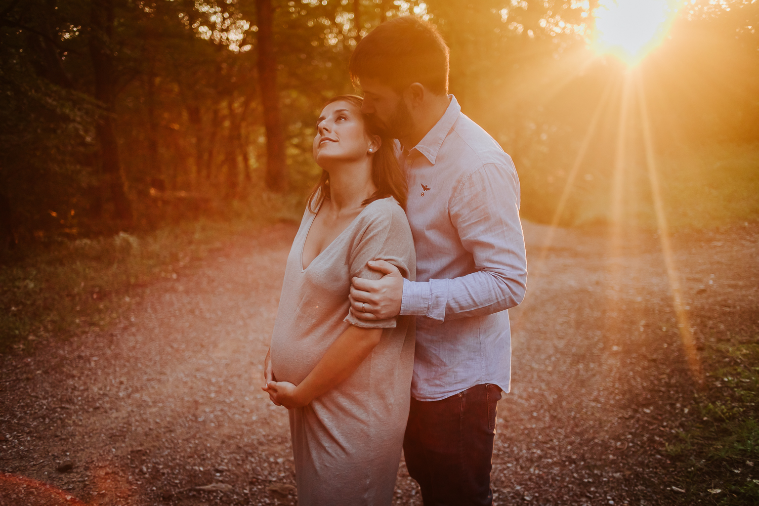 Fotógrafo embarazo :: Fotógrafo embarazada :: Fotógrado Olot :: La Fageda d'en Jordà :: Reportaje salida del sol