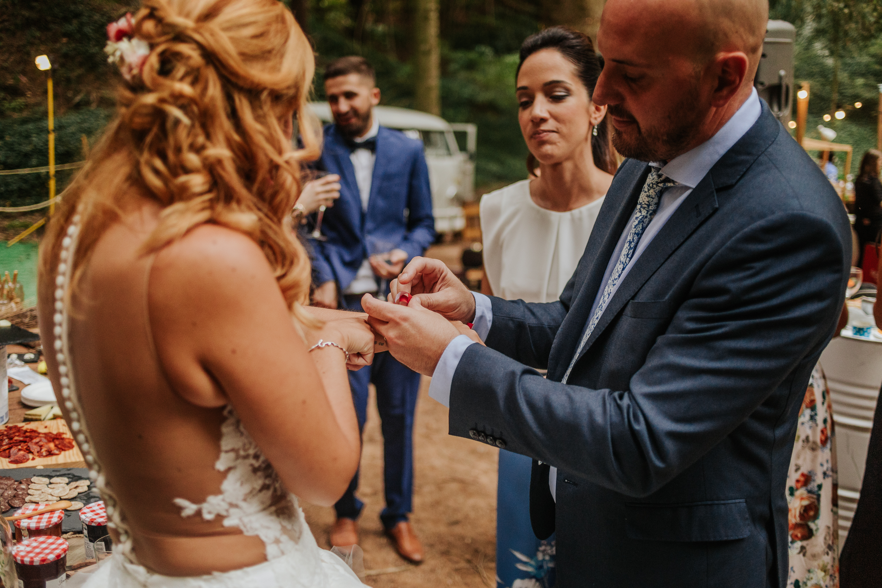 Fotógrafo de boda en Barcelona :: boda en el bosque :: boda romántica :: Boda indie :: Barcelona country wedding :: Indie Wedding